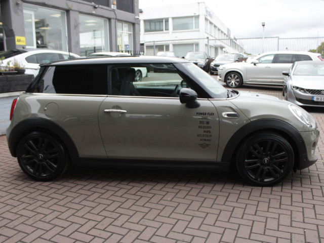 Image for 2019 Mini Cooper 1.5D COOPER BLACK EDITION 3DR HATCHBACK AUTO // FULL BLACK ROOF // STUNNING CAR // BUY WITH CONFIDENCE AA AND SIMI APPROVED DEALER 2026 // FINANCE ARRANGED // TRADE INS WELCOME // 