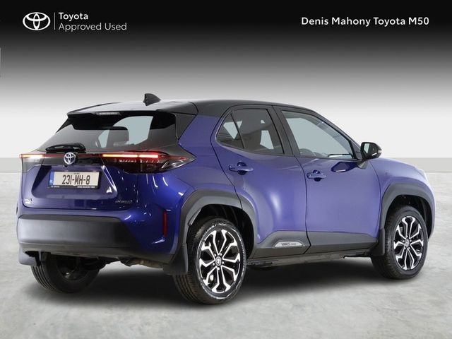 Image for 2023 Toyota Yaris Cross Luna Sport Hybrid