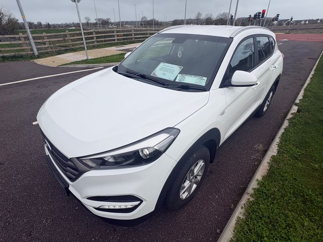 Image for 2018 Hyundai Tucson 1.7D Sport 5DR, Multi-Function Steering Wheel, Lane Departure Warning, Reversing Camera, Daytime Running Lights, 
