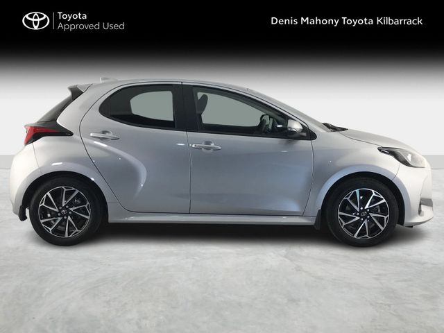 Image for 2022 Toyota Yaris L/SPORT