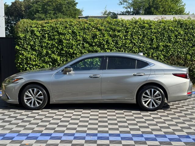 Image for 2020 Lexus ES 300h ES300H LUXURY 2.5 HYBRID AUTO ** HUGE SPEC ** // HEATED COOLED LEATHER SEATS // FULL SERVICE HISTORY // OPENING SUNROOF 