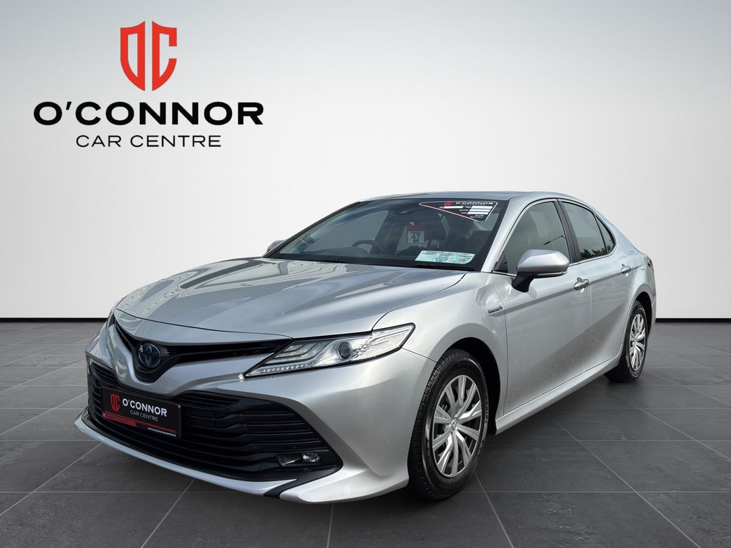 Image for 2018 Toyota Camry Looks like luxury, sips fuel like a hybrid — that's the Camry way.