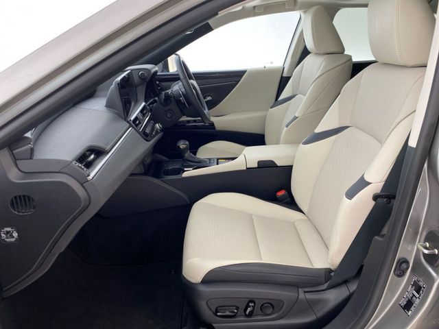 Image for 2025 Lexus ES 300h Dynamic