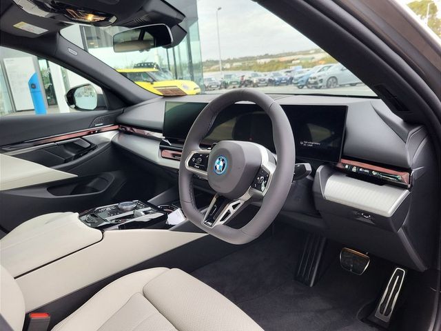 Image for 2026 BMW 5 Series 