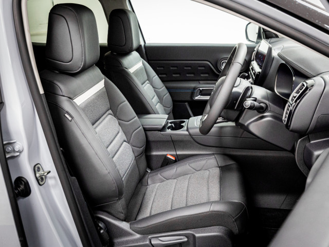 Image for 2026 Citroen C5 Aircross Plus Pack 1.2 Hybrid Auto 130HP