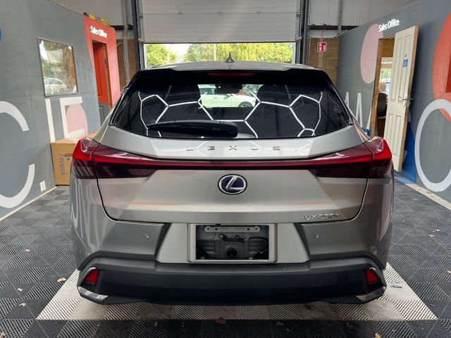 Image for 2020 Lexus UX 250H 2020 LEXUS UX250H 2.0 AUTOMATIC / CRUISE CONTROL / PARKING CAMERA / ELECTRIC MEMORY & HEATED SEATS / HEATED STEERING WHEEL AND MORE