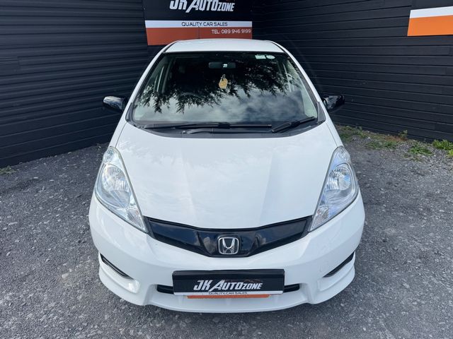 Image for 2013 Honda Fit SHUTTLE HYBRID AUTO