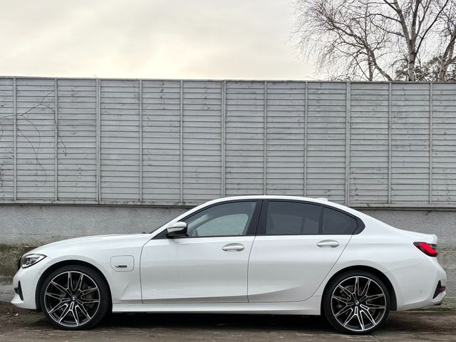 Image for 2021 BMW 3 Series 330e SE PRO AUTO / 20" UPGRADED ALLOYS / APPLE & ANDROID / ONE OWNER / BMW HISTORY / *FINANCE OPTIONS AVAILABLE*