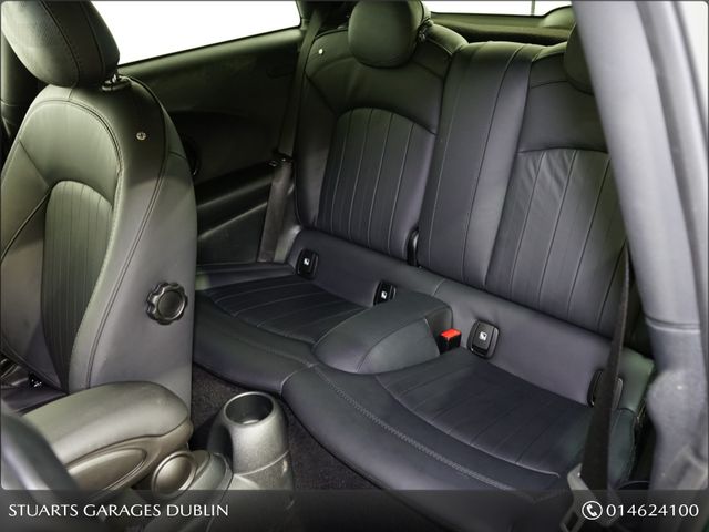 Image for 2023 Mini Cooper COOPER 2DR 1.5 PETROL AUTO*BRITISH RACING GREEN, FULL LEATHER, HEATED SEATS, KEYLESS ENTRY & START, REAR CAMERA, PDC, APPLE CARPLAY / ANDROID AUTO, BLACK ROOF & MIRROR CAPS*