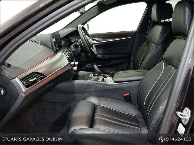 Image for 2022 BMW 5 Series 530 E G30 M SPORT 4DR AUTO*SOPHISTO GREY WITH BLACK LEATHER & COMFORT PACK, HEATED ELECTRIC MEMORY LEATHER COMFORT SEATS, ELECTRIC STEERING COLUMN, POWER CLOSING BOOT, 19" DIAMOND CUT ALLOYS, KEYLES