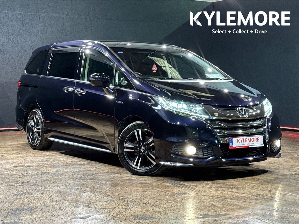 Image for 2016 Honda Odyssey 2.0 HYBRID AUTOMATIC 8 SEATER - FACTORY ALLOYS - BLACK LEATHER UPHOLSTERY - HEATED SEATS - POWER SLIDING DOORS - 360 CAMERA
