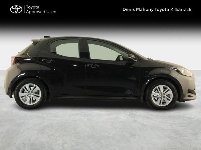 Image for 2025 Toyota Yaris Luna