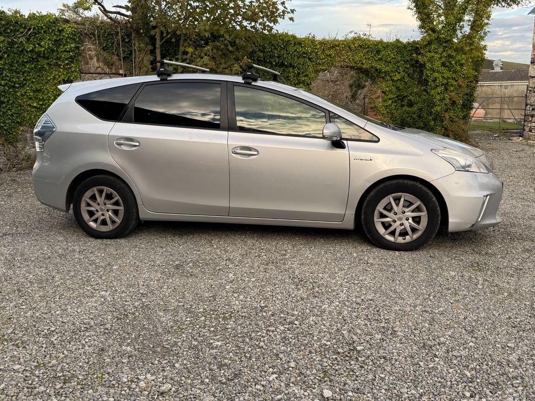 Image for 2014 Toyota Prius 1 Owner 7 Seater