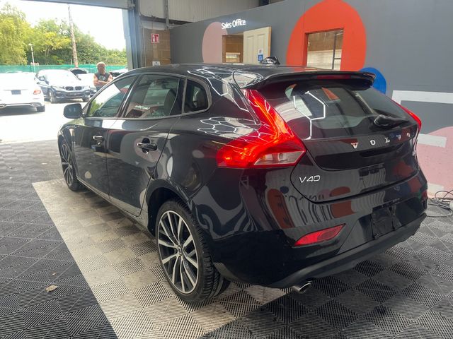 Image for 2018 Volvo V40 2018 VOLVO V40 2.0 AUTOMATIC / PARKING CAMERA / ELECTRIC MEMORY & HEATED SEATS / PADDLE SHIFTERS AND MORE