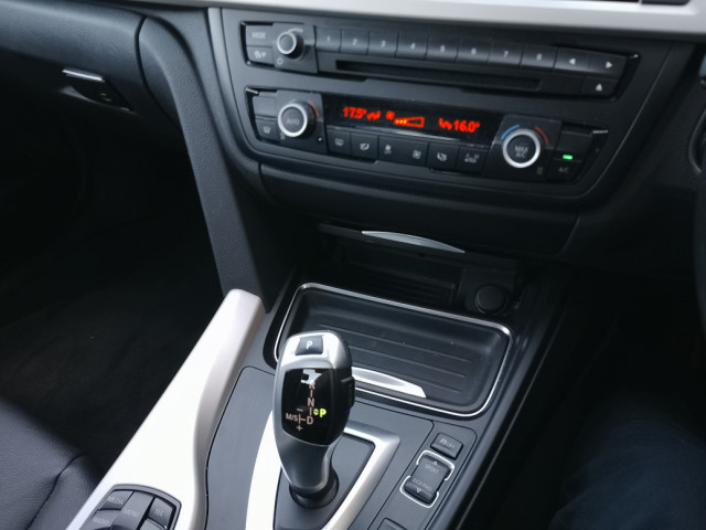 Image for 2015 BMW 3 Series 318D SE Z3AR 4DR Auto