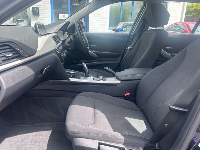 Image for 2017 BMW 3 Series 2017 BMW 318i PETROL AUTO ESTATE SE