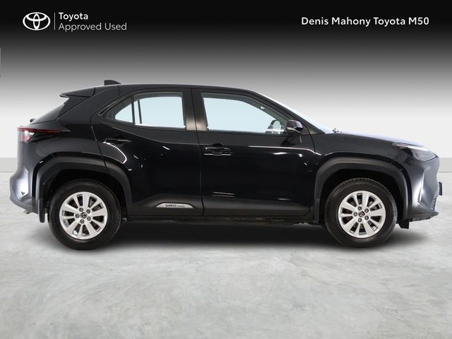 Image for 2023 Toyota Yaris Cross Luna Hybrid