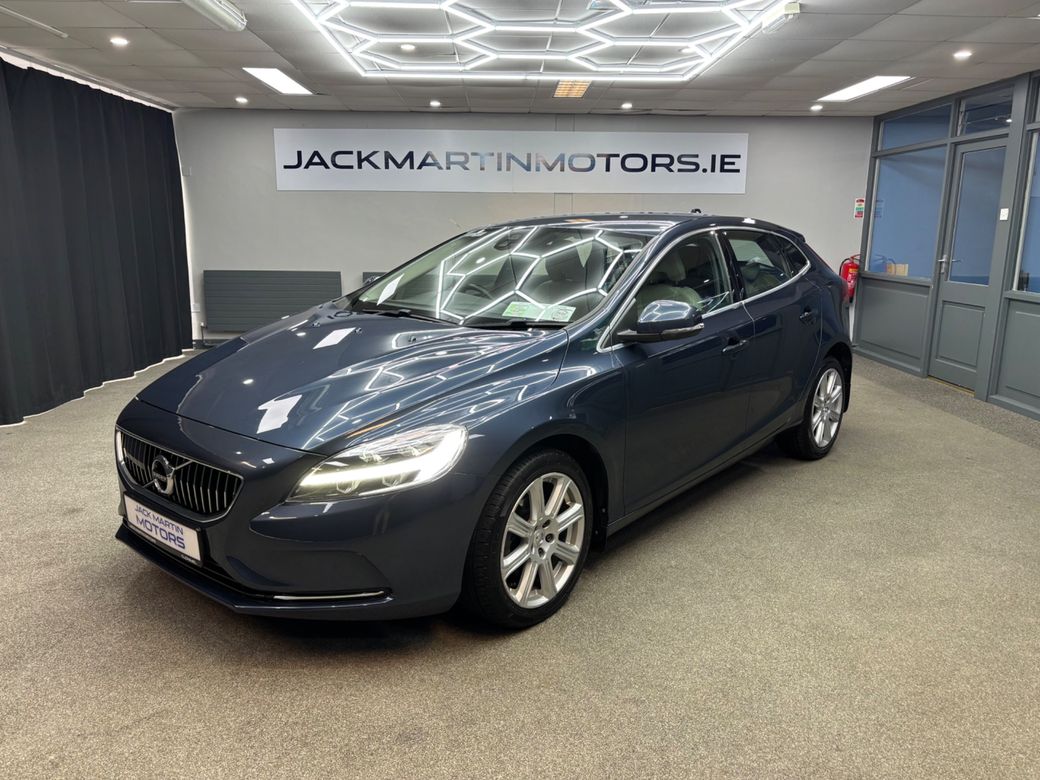 Image for 2017 Volvo V40 Momentum Top Spec 