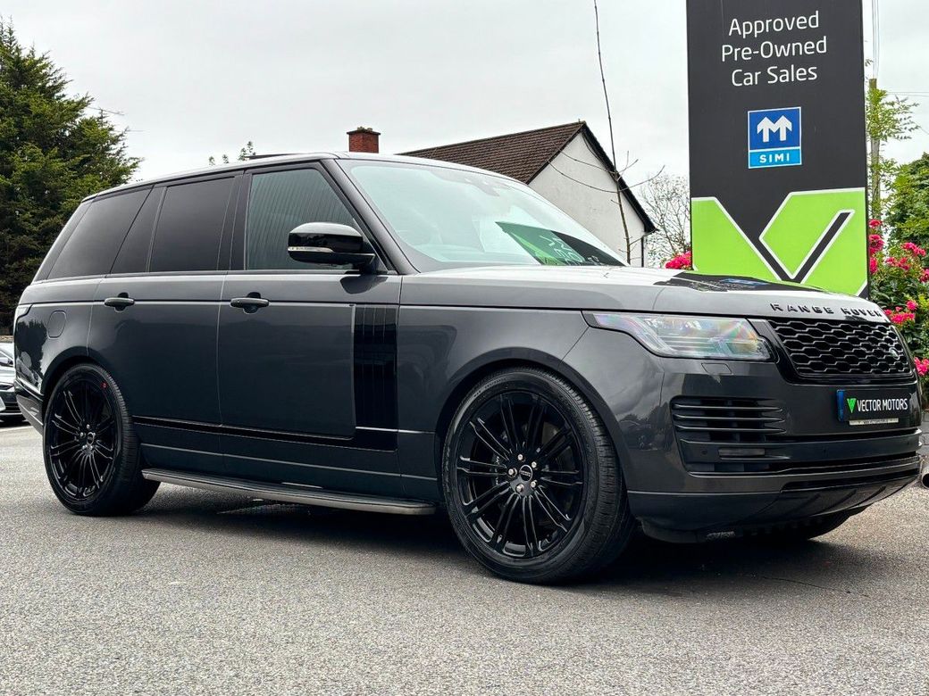 Image for 2021 Land Rover Range Rover WESTMINSTER BLACK PACK P400E PHEV