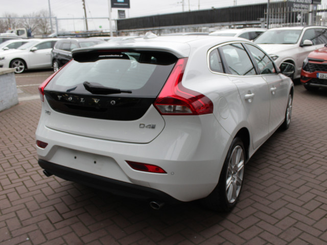 Image for 2017 Volvo V40 2.0 ESTATE 5DR AUTO 