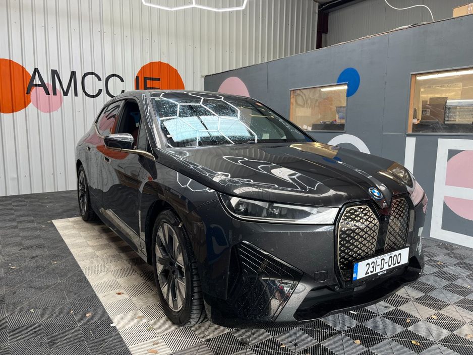Image for 2023 BMW iX 2023 BMW IX XDRIVE40 LAUNCH EDITION AUTOMATIC / CRUISE CONTROL / PARKING CAMERA / ELECTRIC MEMORY & HEATED SEATS / PANORAMIC SUNROOF / HEATED STEERING WHEEL / APPLE CARPLAY / AMBIENT LIGHTS AND MORE