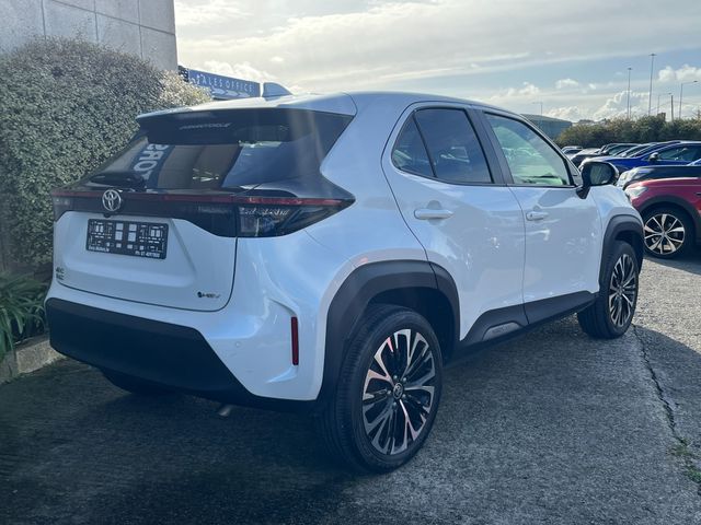 Image for 2024 Toyota Yaris Cross Z HYBRID AUTOMATIC 1.5 PETROL //FACELIFT MODEL//HIGH SPEC//HALF LEATHER HEATED SEATS//HEATED STEERING WHEEL//360 PARKING CAMERAS//KEYLESS ENTRY//