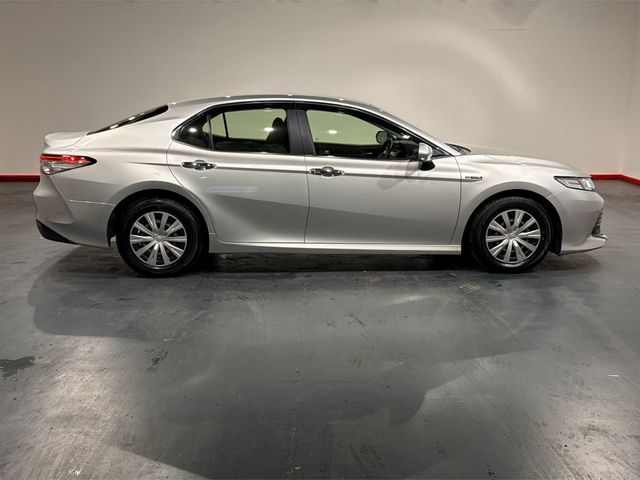 Image for 2018 Toyota Camry 2.5 HYBRID AUTOMATIC - CRUISE CONTROL - TOYOTA SAFETY SENSE - LANE KEEP ASSIST - HEATING / AC CONTROLS - REVERSE CAMERA 