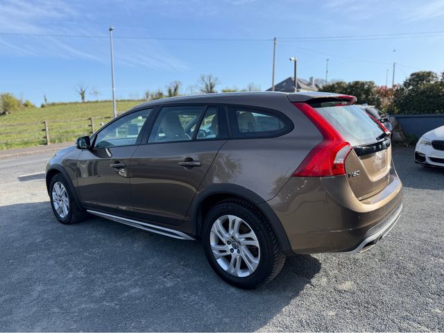 Image for 2016 Volvo V60 2.0 D4 CROSS COUNTRY DIESEL 190 BHP AUTOMATIC // FULL LEATHER ELECTRIC SEATS // REVERSING CAMERA // CRUISE CONTROL // LANE ASSIST // COLLISION WARNING SYSTEM // LOW KMS // AA APPROVED DEALER 2026