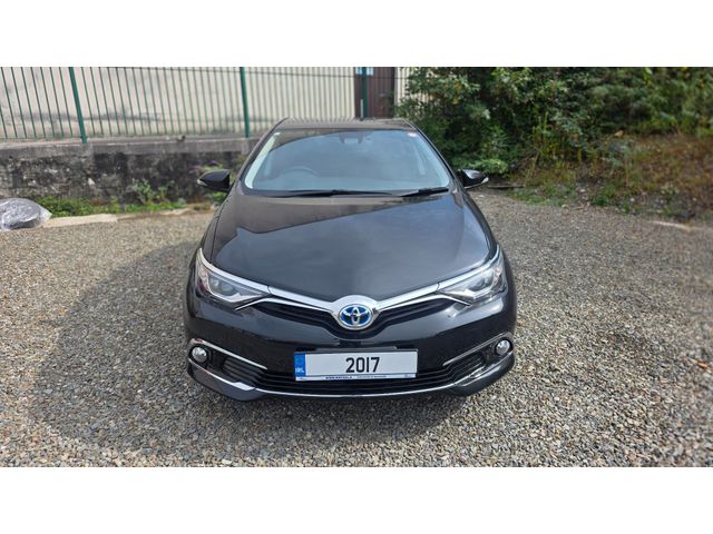 Image for 2017 Toyota Auris Hybrid 