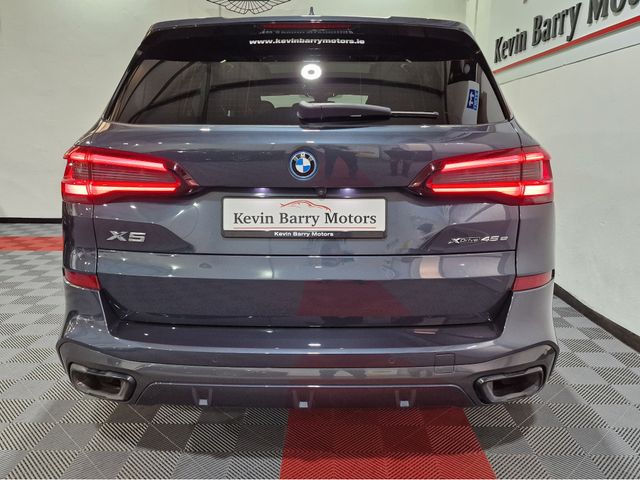 Image for 2022 BMW X5 45E M SPORT (COLOSSAL SPEC) AUTOMATIC **ACTIVE CRUISE CONTROL / BMW LASER HEADLIGHTS / COOLING & MASSAGE SEATS / COMFORT FRONT SEATS / HEADS UP DISPLAY / REVERSE CAMERA / WIRELESS PHONE CHARGING**