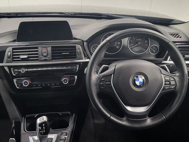 Image for 2018 BMW 3 Series 330e Sport