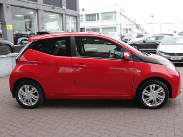 Image for 2017 Toyota Aygo 1.0 X-PLAY 5DR HATCHBACK // HUGE SPEC // 105, 000KM'S /IMMACUALTE CONDITION // BUY WITH CONFIDENCE AA AND SIMI APPROVED DEALER 2026 // FINANCE ARRANGED // ALL TRADE INS WELCOME // 