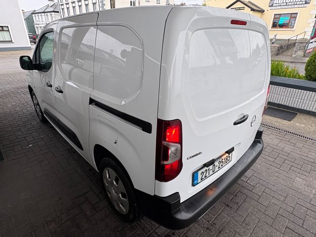 Image for 2022 Opel Combo 1.5 CDTi 100PS SWB 
