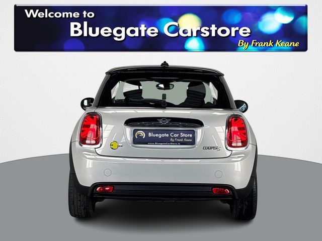 Image for 2022 Mini Cooper ELECTRIC LEVEL 1**DIGITAL DASH**KEYLESS START**DIGITAL MEDIA DISPLAY**ELCTRIC HANDBRAKE**CLOTH INTERIOR**ISOFIX**FINANCE ARRANGED**MULTIFUNCTIONAL STEERING WHEEL**FINANCE ARRANGED**