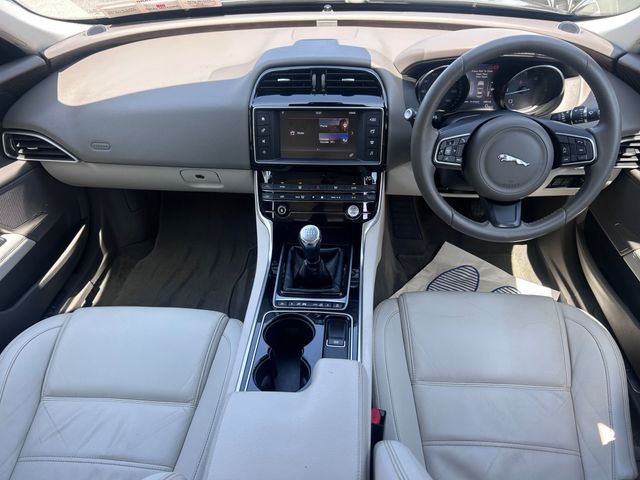 Image for 2016 Jaguar XE 2016 JAGUAR XE 2.0d PRESTIGE MANUAL