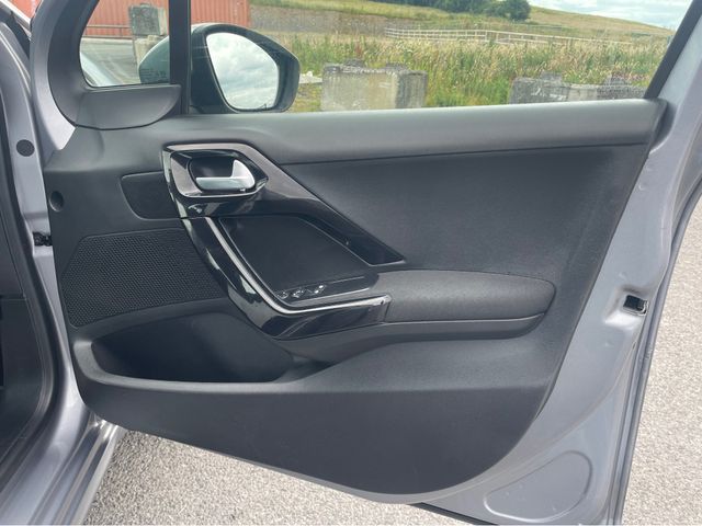Image for 2019 Peugeot 208 Diesel, super miles to gallon