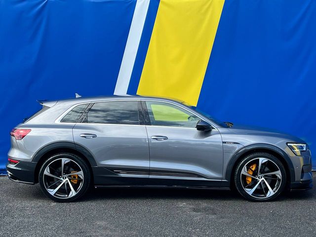 Image for 2021 Audi e-tron 50 QUATTRO RS-PERFORMANCE // 22" RSQ8 ALLOYS // BANG & OLUFSEN // BLACK LEATHER INTERIOR
