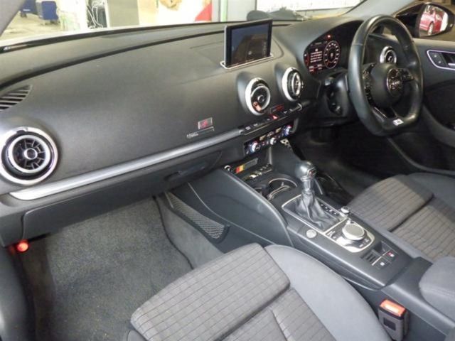 Image for 2017 Audi A3 1.4 AUTOMATIC S-LINE - UPGRADED ALLOYS - S-LINE FLAT BOTTOM STEERING WHEEL - PADDLE SHIFT - CRUISE CONTROL