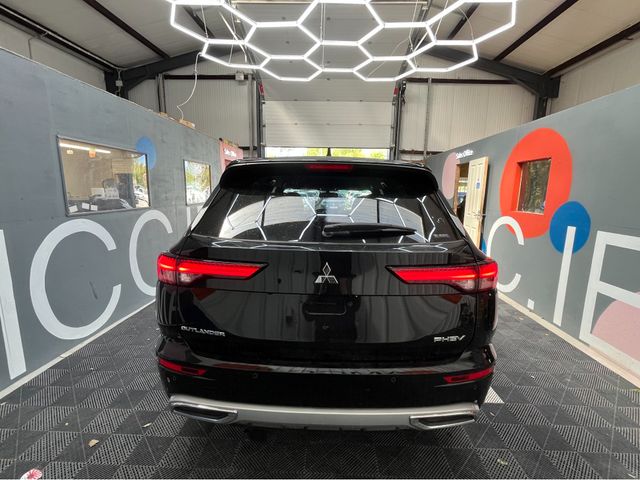 Image for 2024 Mitsubishi Outlander 2024 MITSUBISHI OUTLANDER PHEV P 2.4 AUTOMATIC / CRUISE CONTROL / 360° CAMERA / PADDLE SHIFTERS / HEATED STEERING WHEEL / 7 SEATS OPTION AND MORE