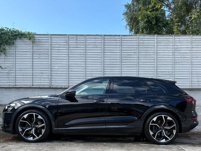 Image for 2022 Audi e-tron TECHNIK 50 QUATTRO / 22" UPGRADED ALLOYS / ONE OWNER / FULL HISTORY / "FINANCE PACKAGES AVAILABLE*
