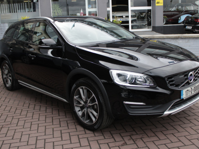 Image for 2017 Volvo V60 T5 AWD CROSS COUNTRY 2.0 5DR ESTATE AUTOMATIC // WITH ONLY 115, 000 KM'S // STUNNING CAR // BUY WITH CONFIDENCE AA AND SIMI APPROVED DEALER // FINANCE ARRANGED // ALL TRADE INS WELCOME //