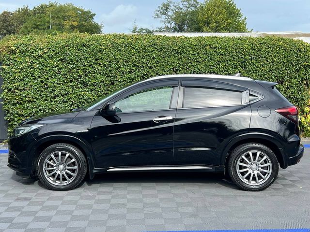 Image for 2019 Honda Vezel Z-SENSING 1.5 HYBRID AUTO // REVERSE CAMERA // HALF LEATHER HEATED SEATS // ADAPTIVE CRUISE CONTROL