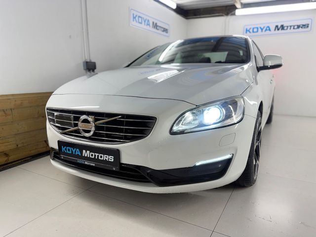 Image for 2017 Volvo S60 2.0 D4 DYNAMIC PRO 190 BHP DIESEL AUTOMATIC // FULL HEATED LEATHER // REVERSING CAMERA // CRUISE CONTROL // LANE ASSIST // COLLISION WARNING SYSTEM // UPGRADED SPORT ALLOYS