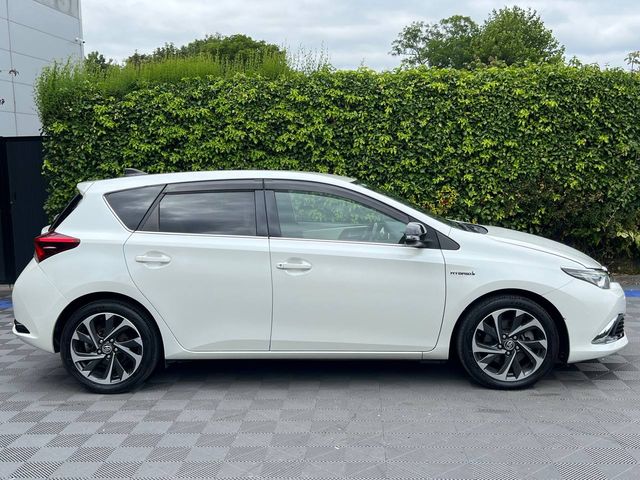 Image for 2017 Toyota Auris 1.8 HYBRID AUTO // DIAMOND CUT ALLOYS // LANE ASSIST // REVERSE CAMERA