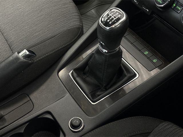 Image for 2017 Skoda Octavia STYLE 1.0 TSI 115HP**Touchscreen Media**Apple Carplay**Reverse Camera**Black Cloth Interior**Foldable Mirrors**Rear Parking Sensors**Auto Headlights**Android Auto**Air Conditioning*Finance Available *