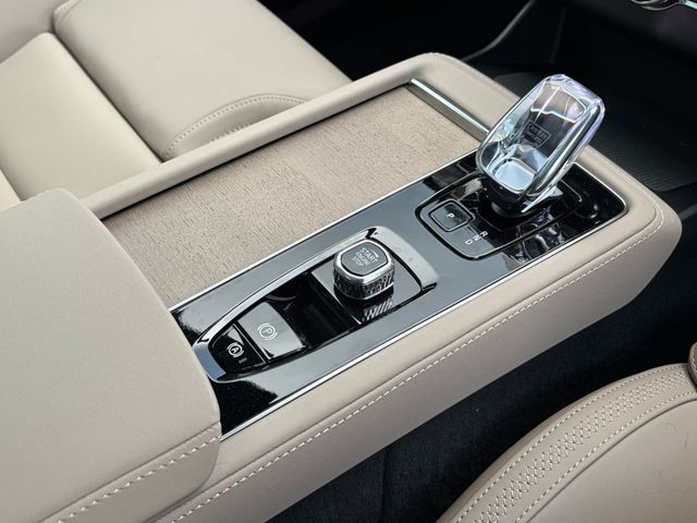 Image for 2025 Volvo XC90 T8 PLUS, BLONDE LEATHER, NEW MODEL