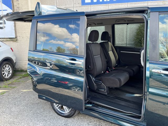 Image for 2018 Honda Stepwagon 7 SEATER SPADA AUTOMATIC HYBRID 2.0 PETROL //REVERSE CAMERA//POWER SLIDING REAR DOORS//KEYLESS ENTRY//ADAPTIVE CRUISE CONTROL//