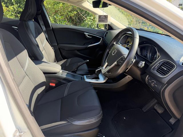 Image for 2018 Volvo V40 D2 (120hp) Momentum Edition Geartronic