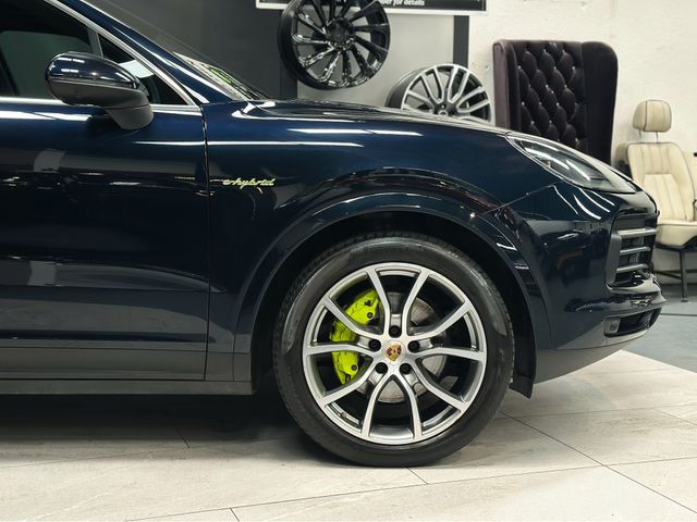 Image for 2022 Porsche Cayenne V6 E-HYBRID 4DR AUTO
