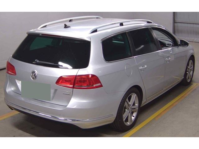 Image for 2015 Volkswagen Passat R-Line Edition 1.4 TSI Petrol Auto